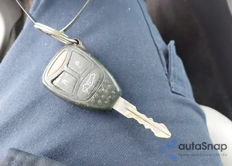 2006 Chrysler 300C из США, поврежденный, VIN 2C3KA63H66H371487